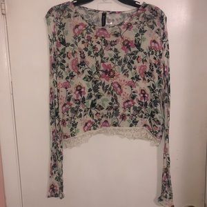 Long sleeve top, semi-cropped!